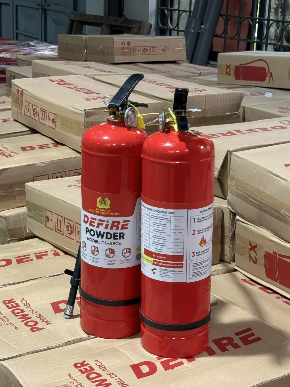 Bình chữa cháy bột ABC 4kg DeFire DF-ABC4 (Bộ Công An)