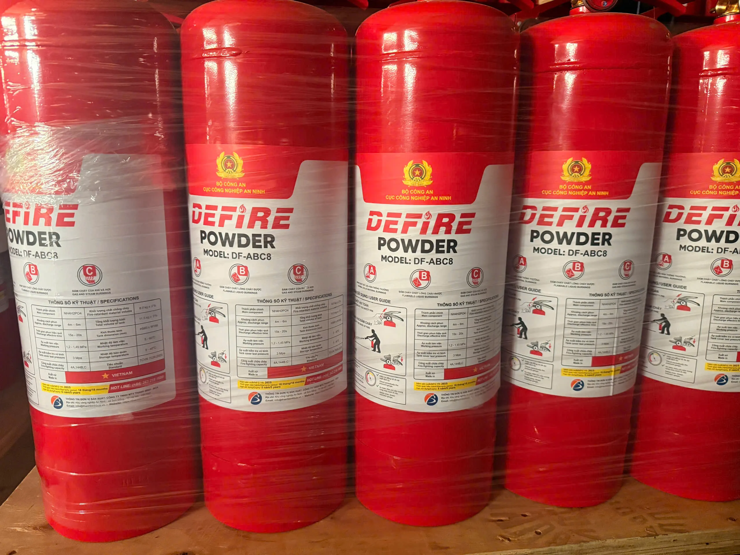 Bình chữa cháy bột ABC 8kg DeFire DF-ABC8 (Bộ Công An)