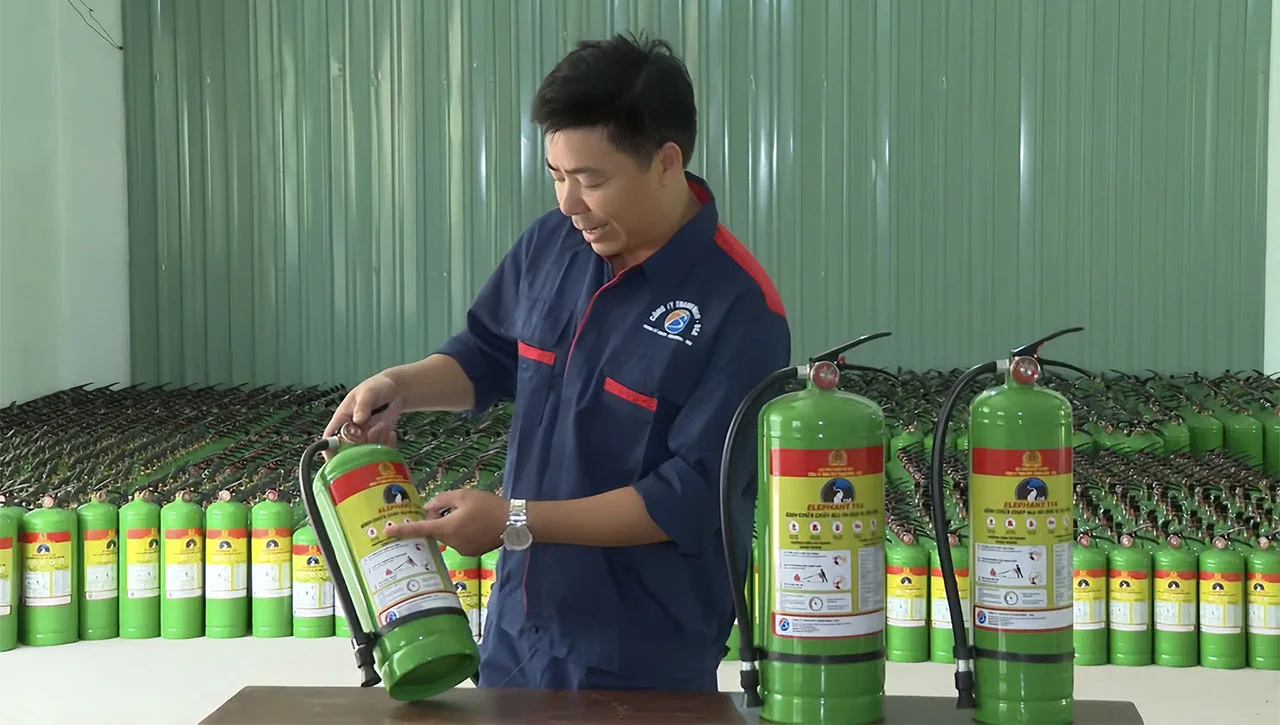 Bình chữa cháy gốc nước Elephant 114